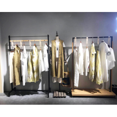 商場實(shí)體店鋪展示